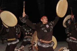 Государственный чукотско-эскимосский ансамбль выступил в Биробиджане (2)